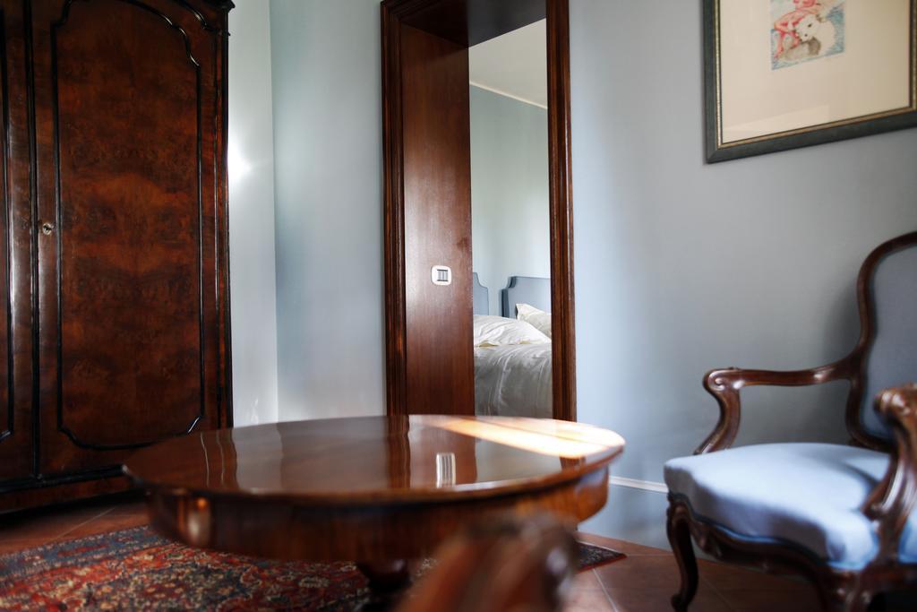La Torre Dei Canonici Lumellogno Zimmer foto