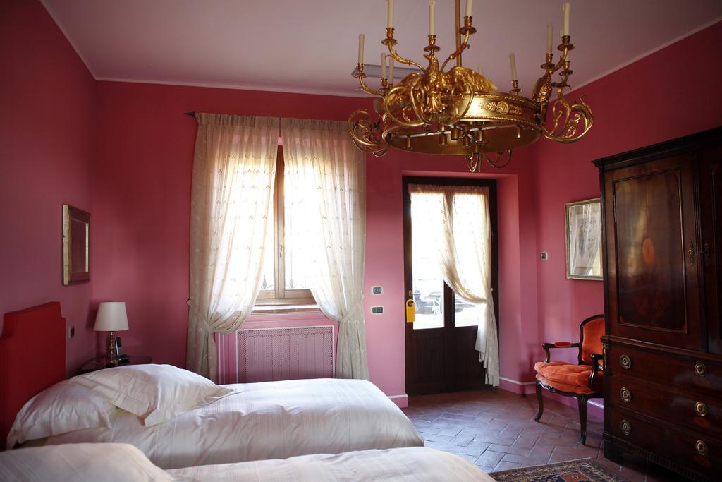 La Torre Dei Canonici Lumellogno Zimmer foto